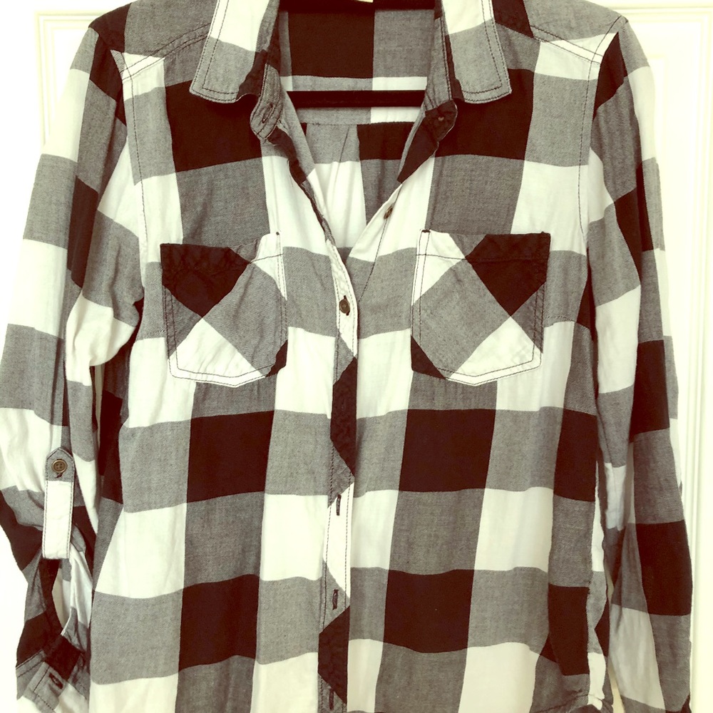 Women’s black and white flannel